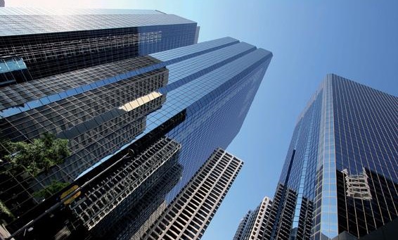 夏天為什么建筑玻璃需貼武卓玻璃貼膜公司的武漢隔熱膜！